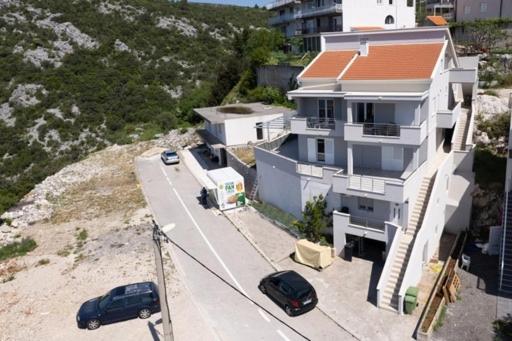 Vuletic * Neum